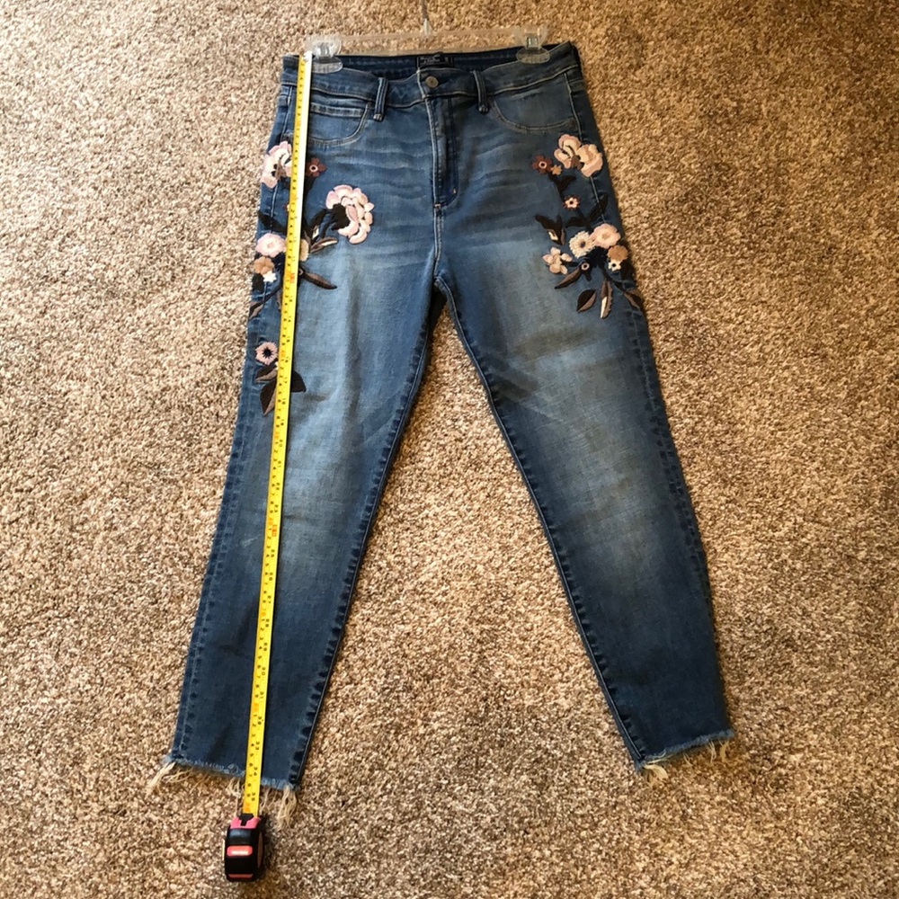 Abercrombie & Fitch Embroidered Jeans - Picture 1 of 6